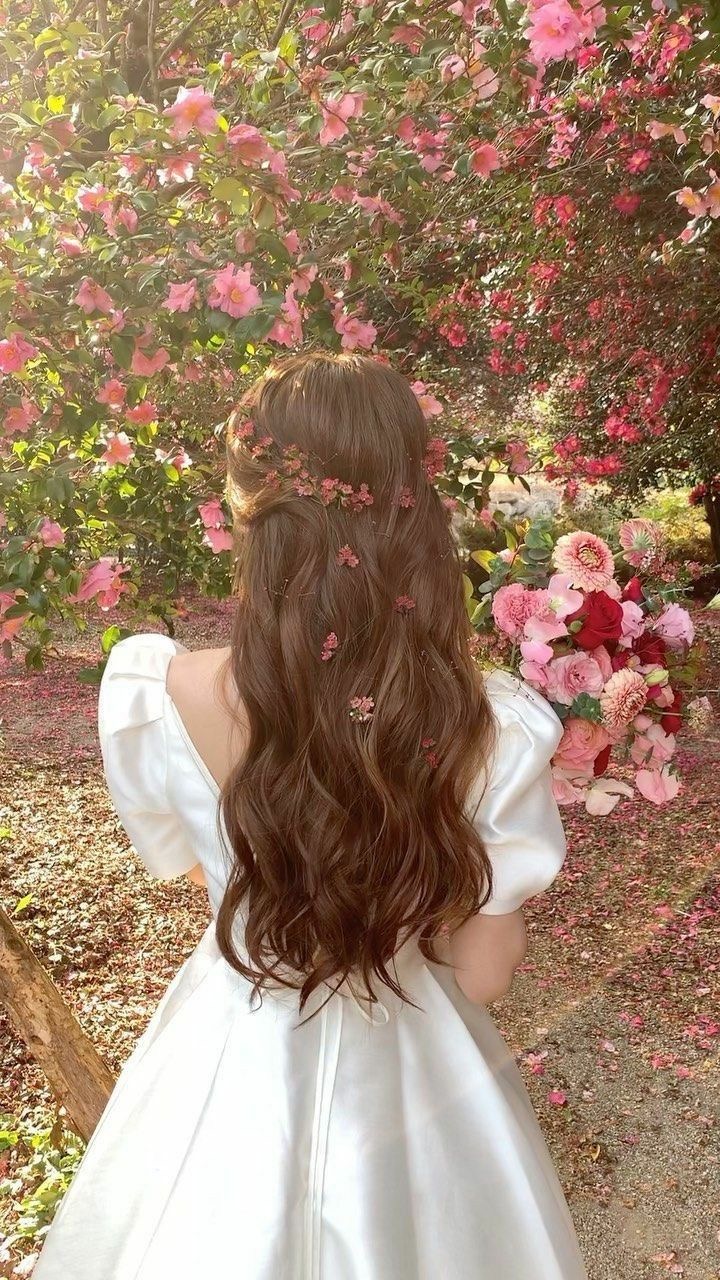 Tình Cảm Tám Năm Không Bằng Một Chút Mới Mẻ