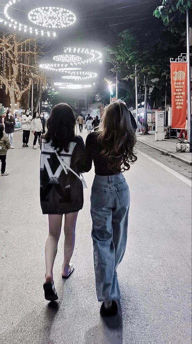 TÔI VÀ CÔ BẠN THÂN CÙNG MANG THAI