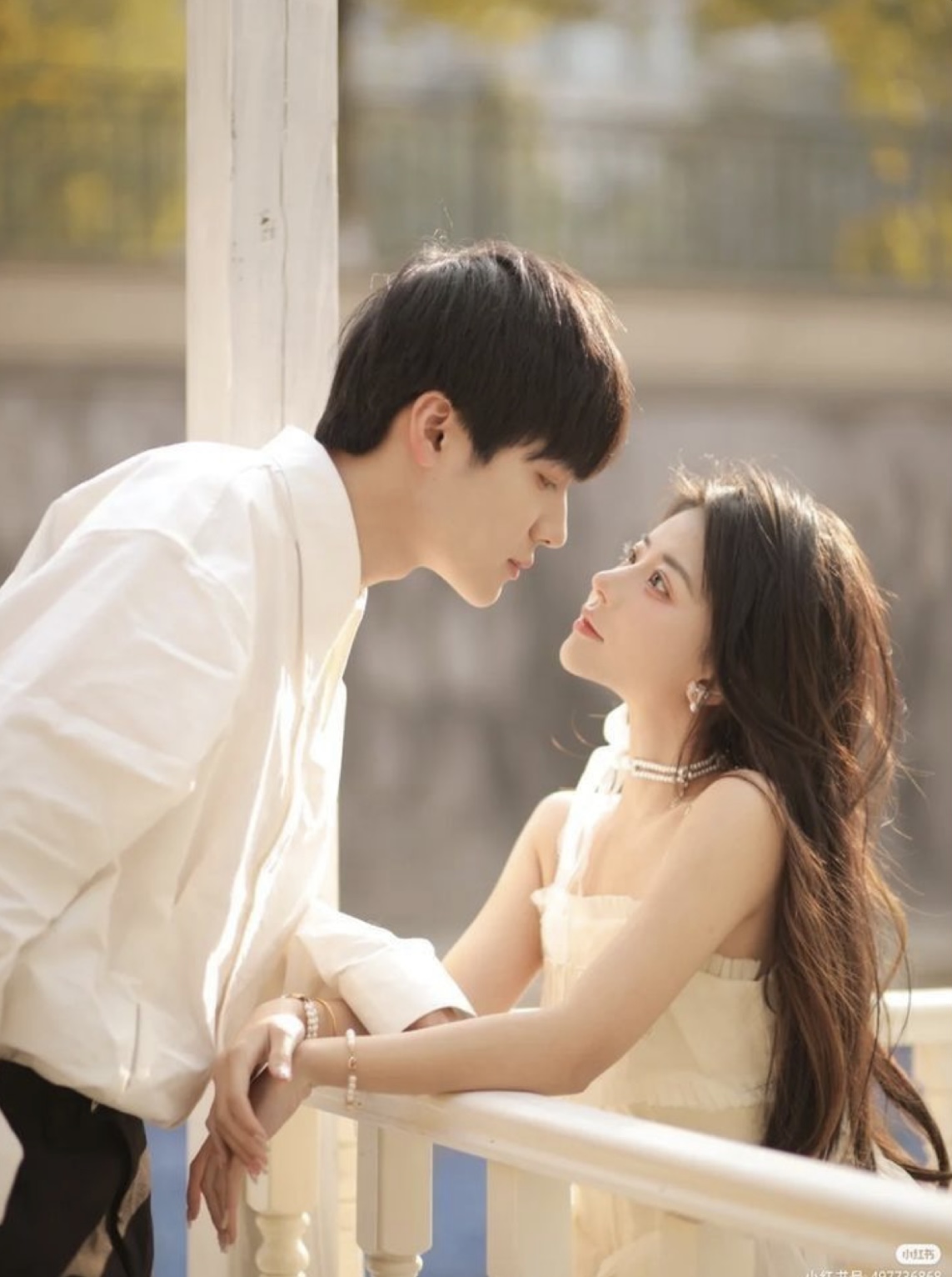 SAU TẤT CẢ EM CHỌN CÁCH RỜI ĐI TRONG IM LẶNG