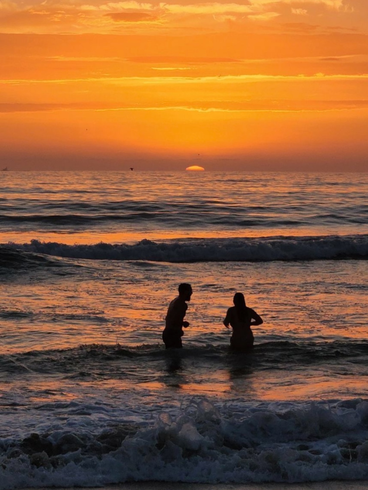 TÌNH YÊU VÔ NGHĨA