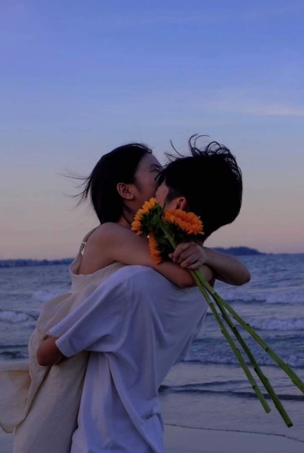 TÌNH YÊU HỢP ĐỒNG