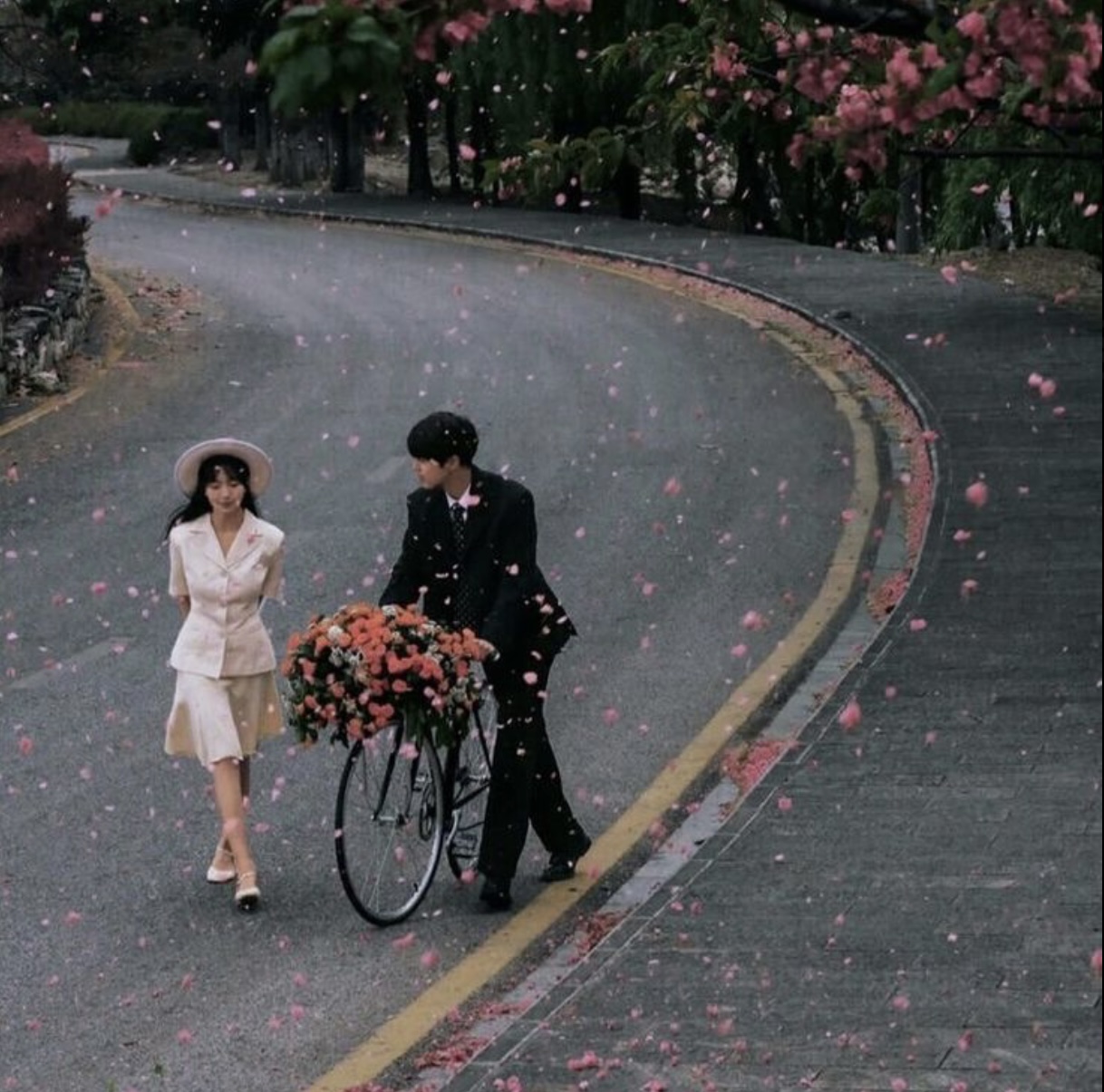 ĐỜI NÀY ANH NUÔI EM