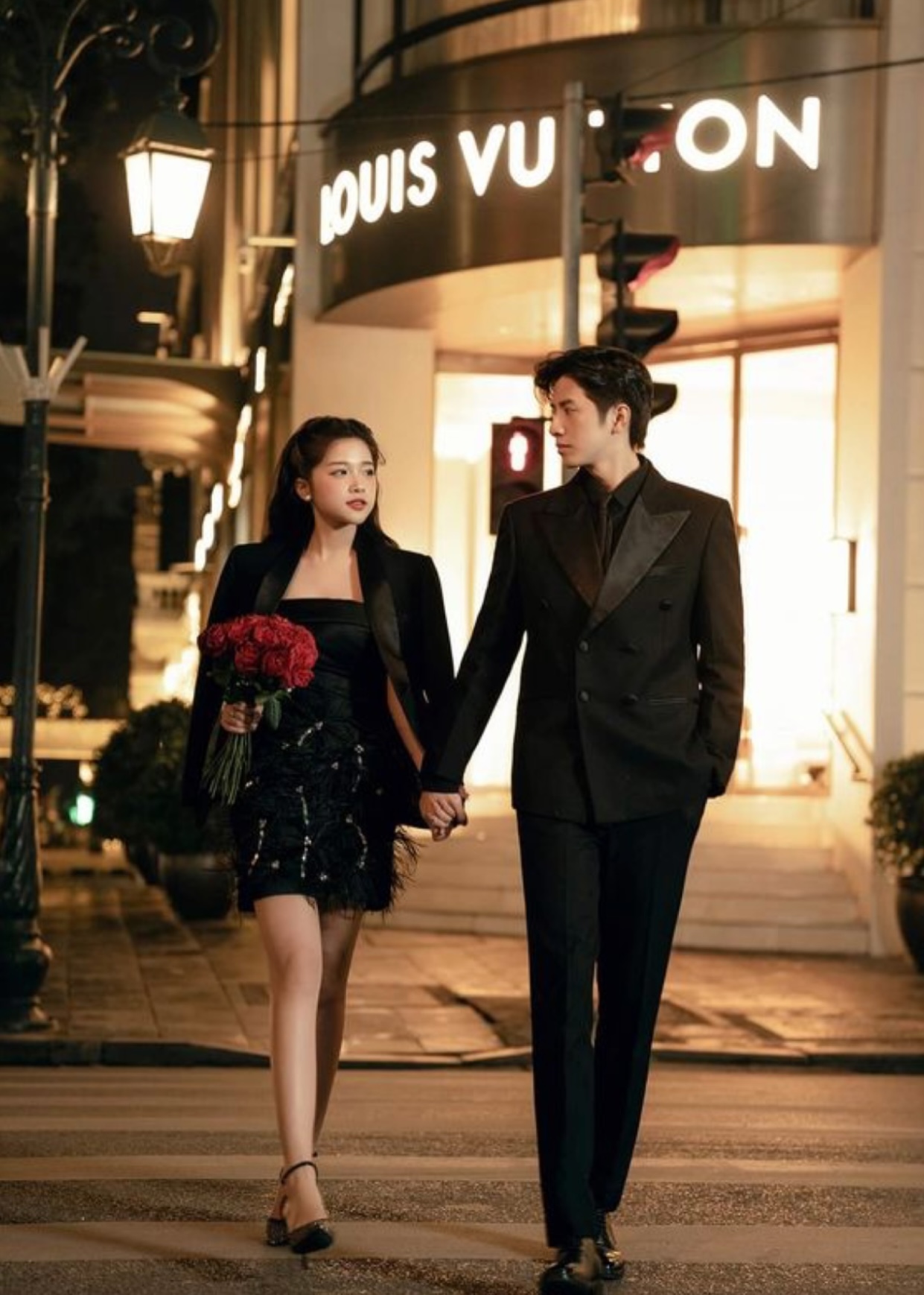 TÔI BAO NUÔI HOT BOY TRƯỜNG