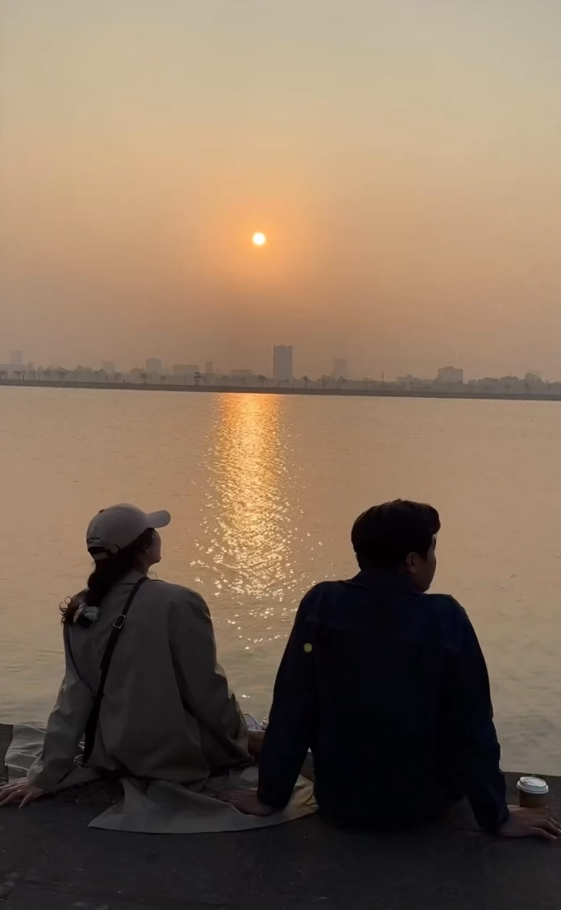 ÁNH NẮNG CUỐI TRỜI