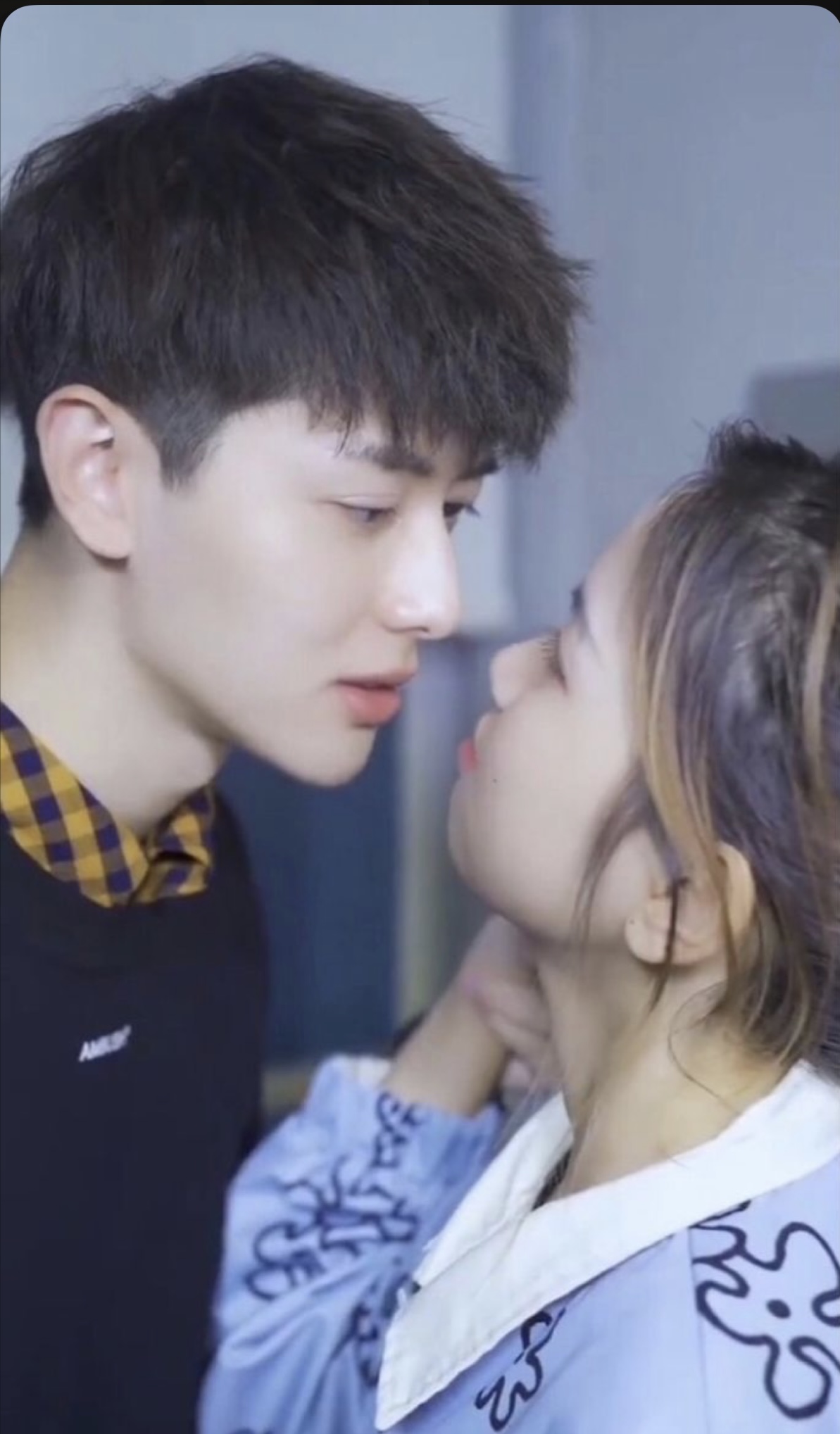 NHỐT EM VÀO TRONG TIM