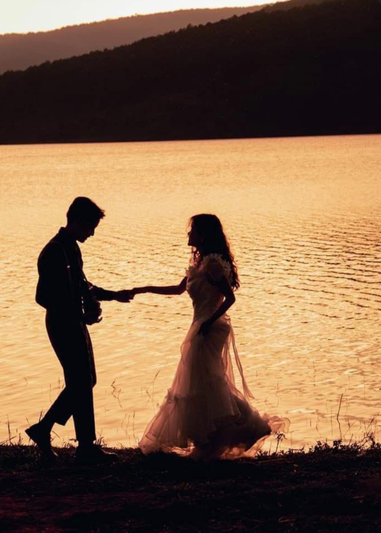 BA NĂM NGOẠI TÌNH