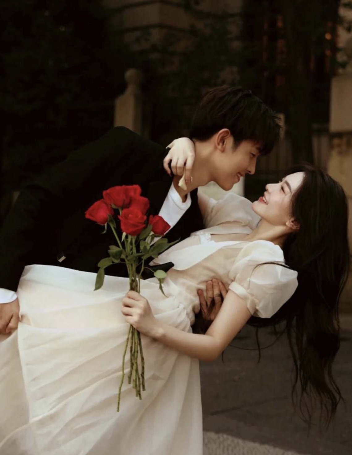 NGƯỜI YÊU CŨ TÌM ĐẾN NHÀ