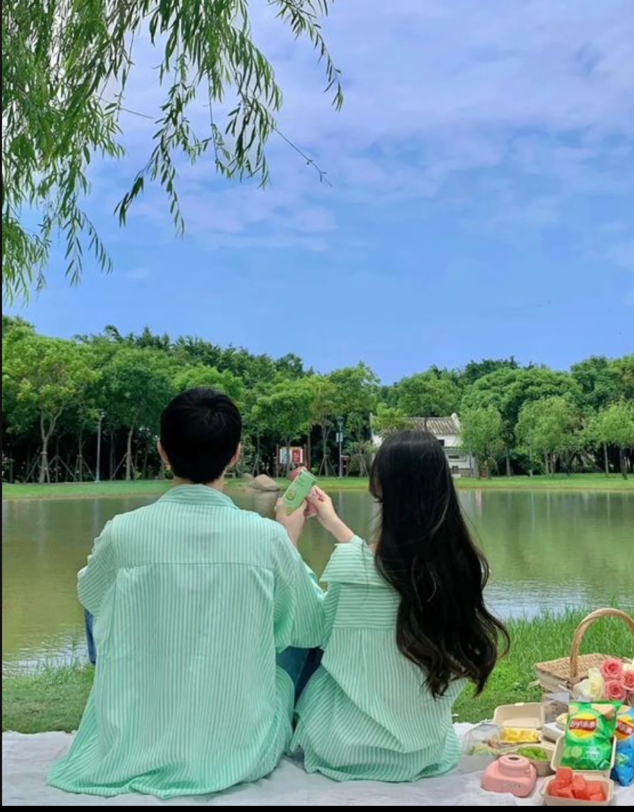 RỜI XA CHU HẠ XUYÊN