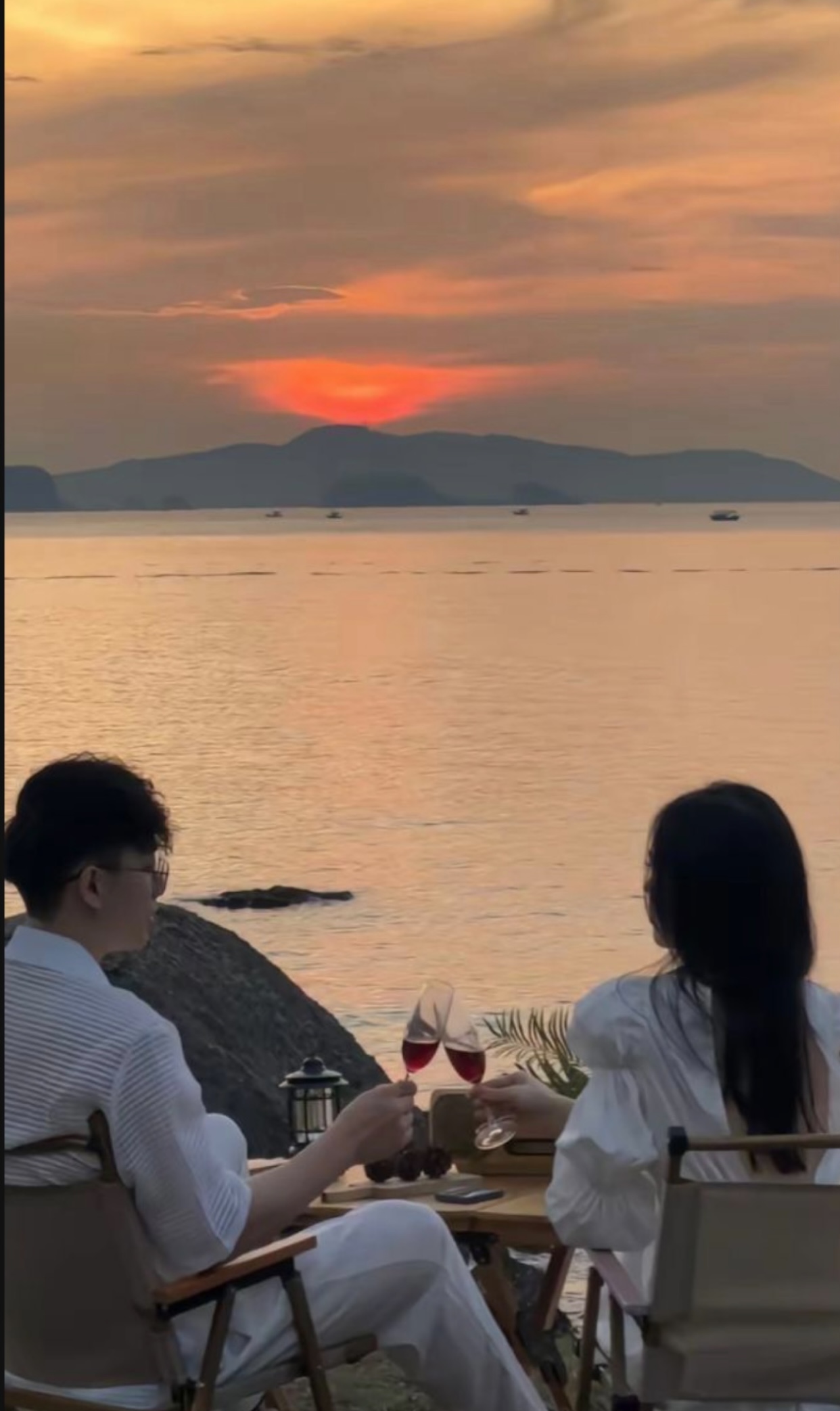 LÃNG QUÊN HIỆN TẠI