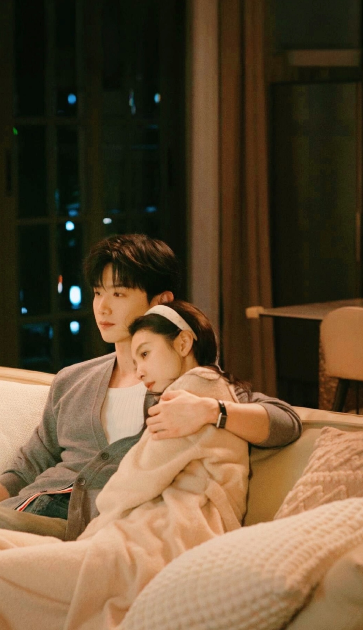 BẠN TRAI GIẢ MÙ ĐỂ QUYẾN RŨ TÔI