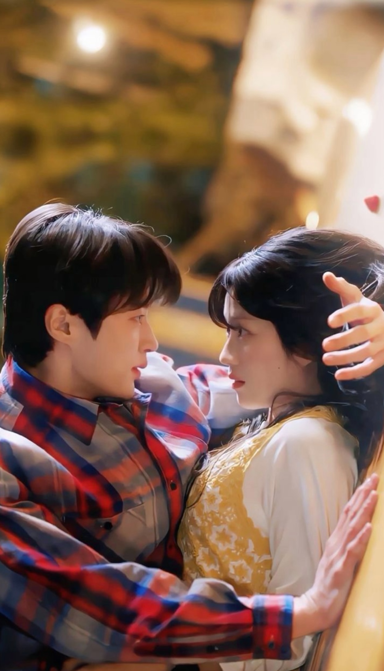 TÌNH YÊU ĐỘT NGỘT ĐẾN