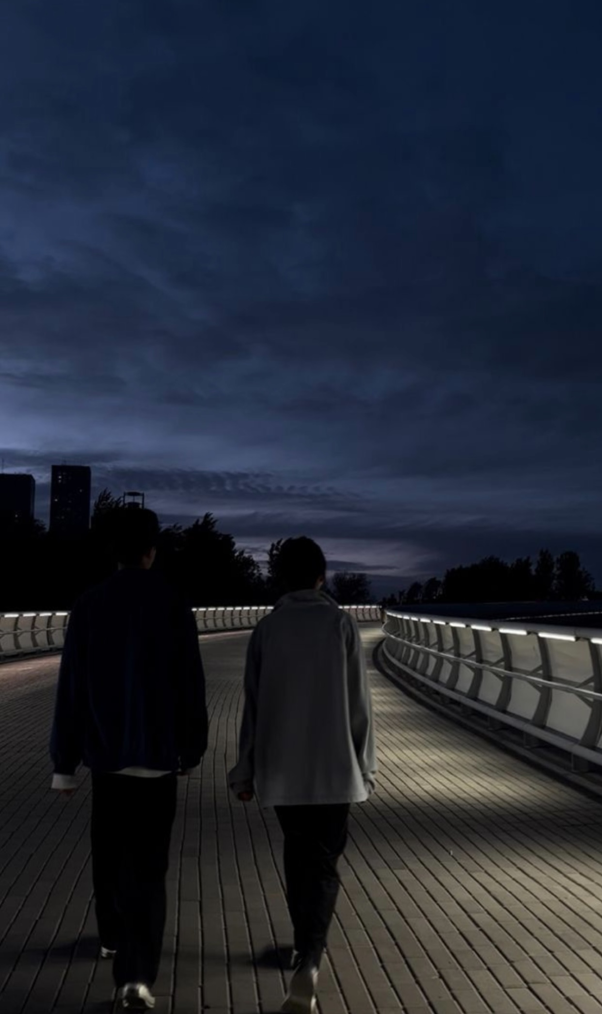 GÓC KHUẤT CỦA CHIẾC KÉT SẮT BÍ MẬT