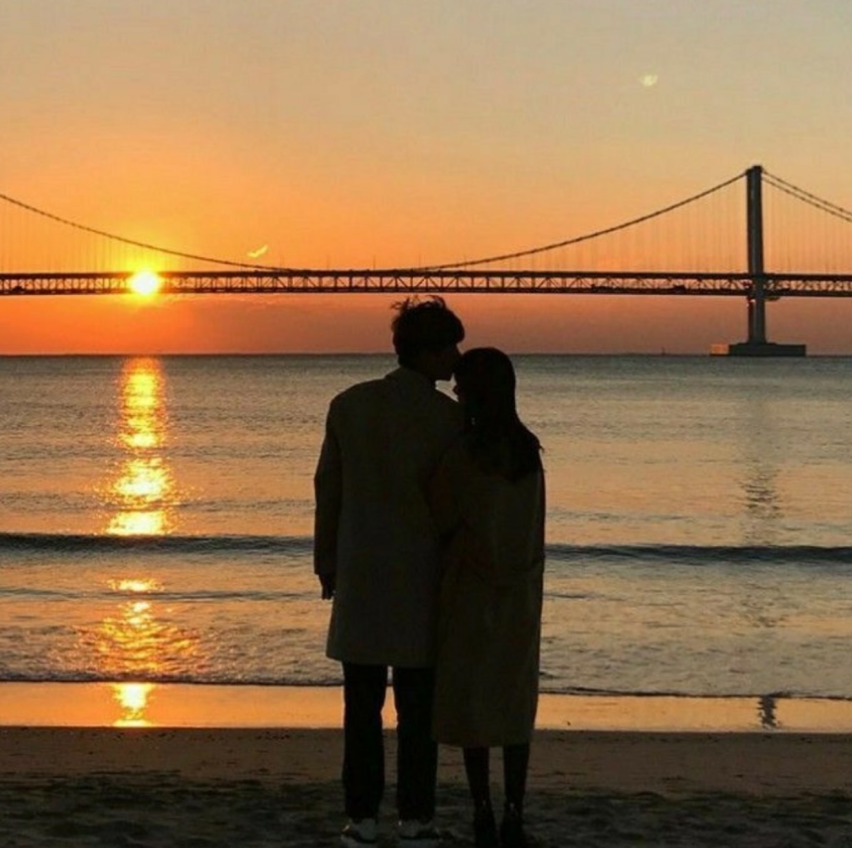 TÌNH YÊU TAN THÀNH TRO BỤI