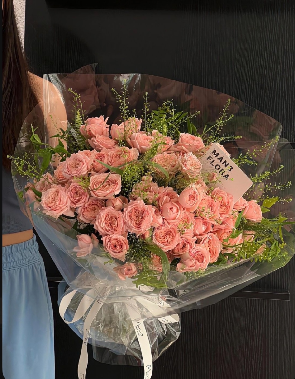 EM LÀ MÓN QUÀ VÔ GIÁ