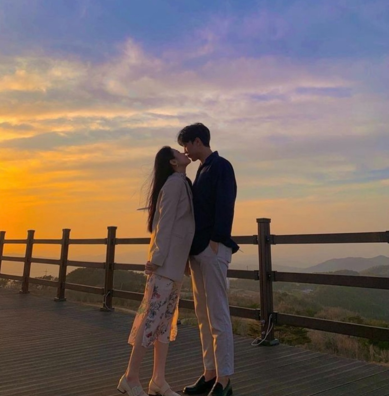 VÔ TÌNH PHÁT HIỆN CHỒNG NGOẠI TÌNH VỚI EM GÁI NUÔI