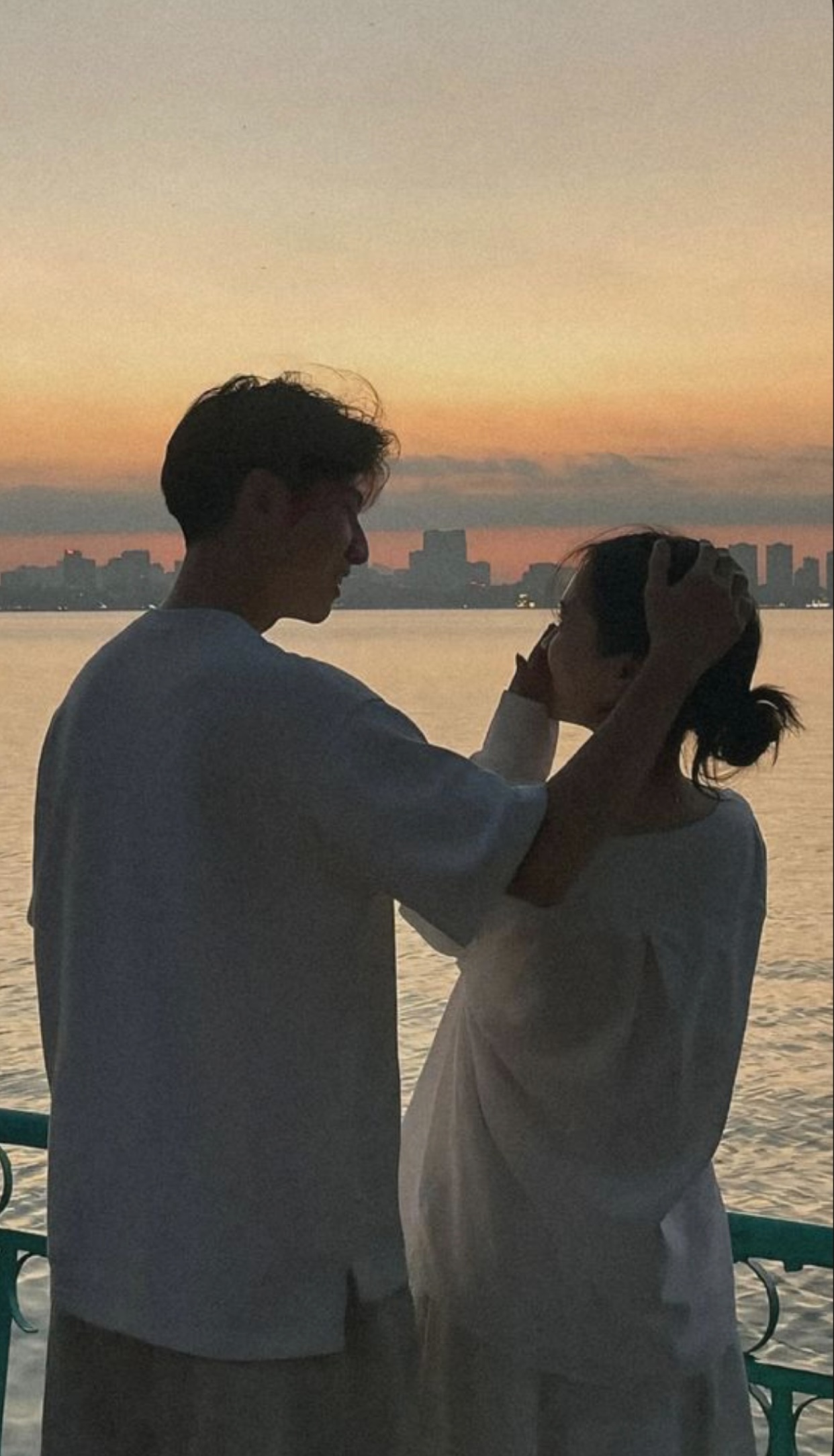 NỤ CƯỜI BAN MAI