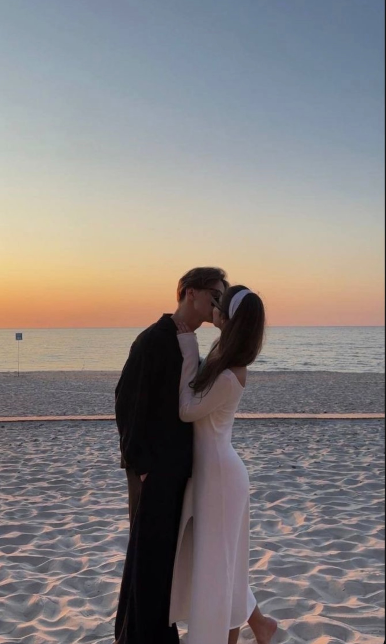 BÔNG HOA HỒNG ẤY KHÔNG THUỘC VỀ TÔI