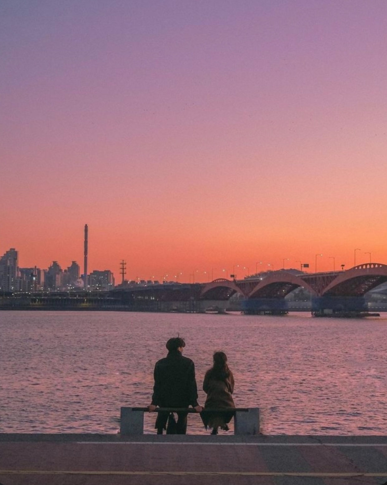 KHI THÀNH CÔNG ANH QUAY LƯNG VỀ PHÍA TÔI