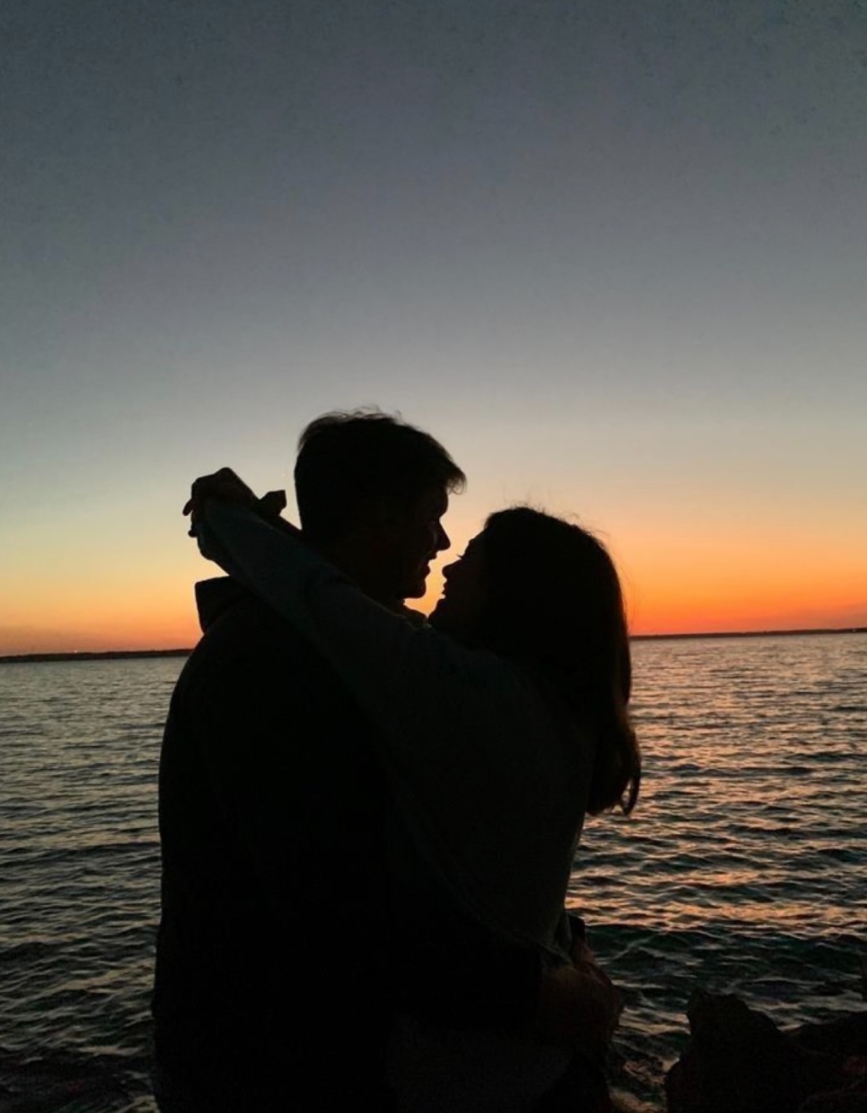 TÌNH YÊU CỎ DẠI