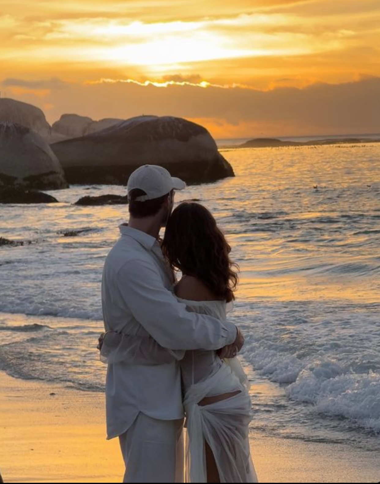 CHỒNG MẬP MỜ VỚI THƯ KÝ