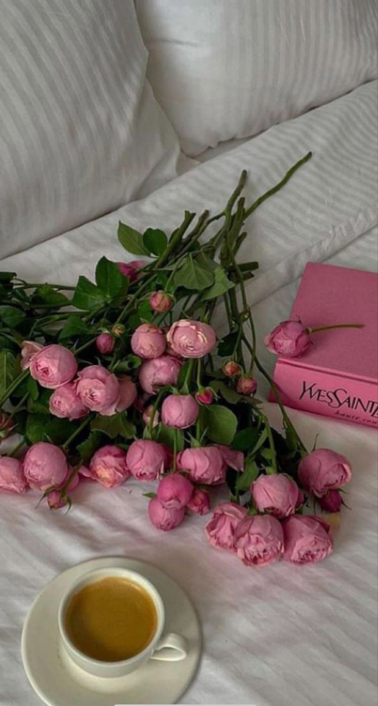 TÌNH YÊU CUỐN THEO THỜI GIAN