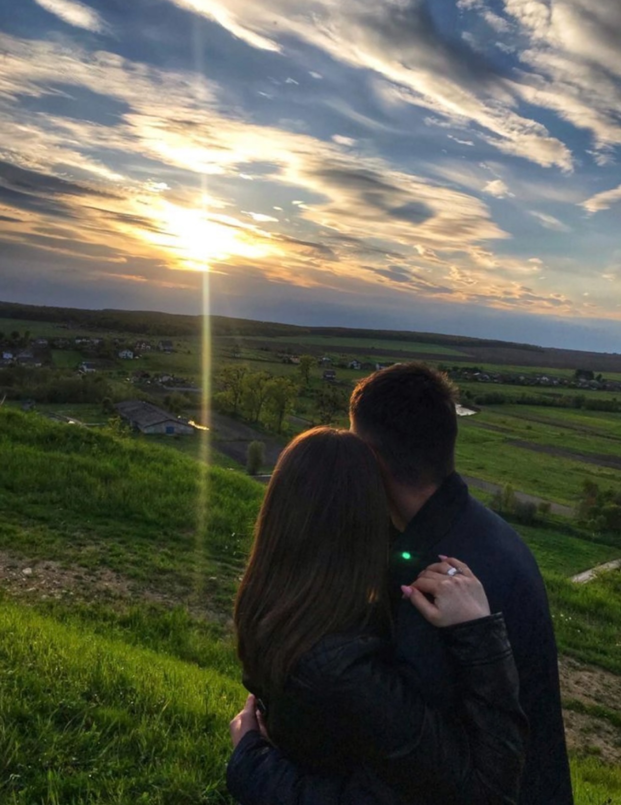 MỐI QUAN HỆ ĐẦY TOAN TÍNH