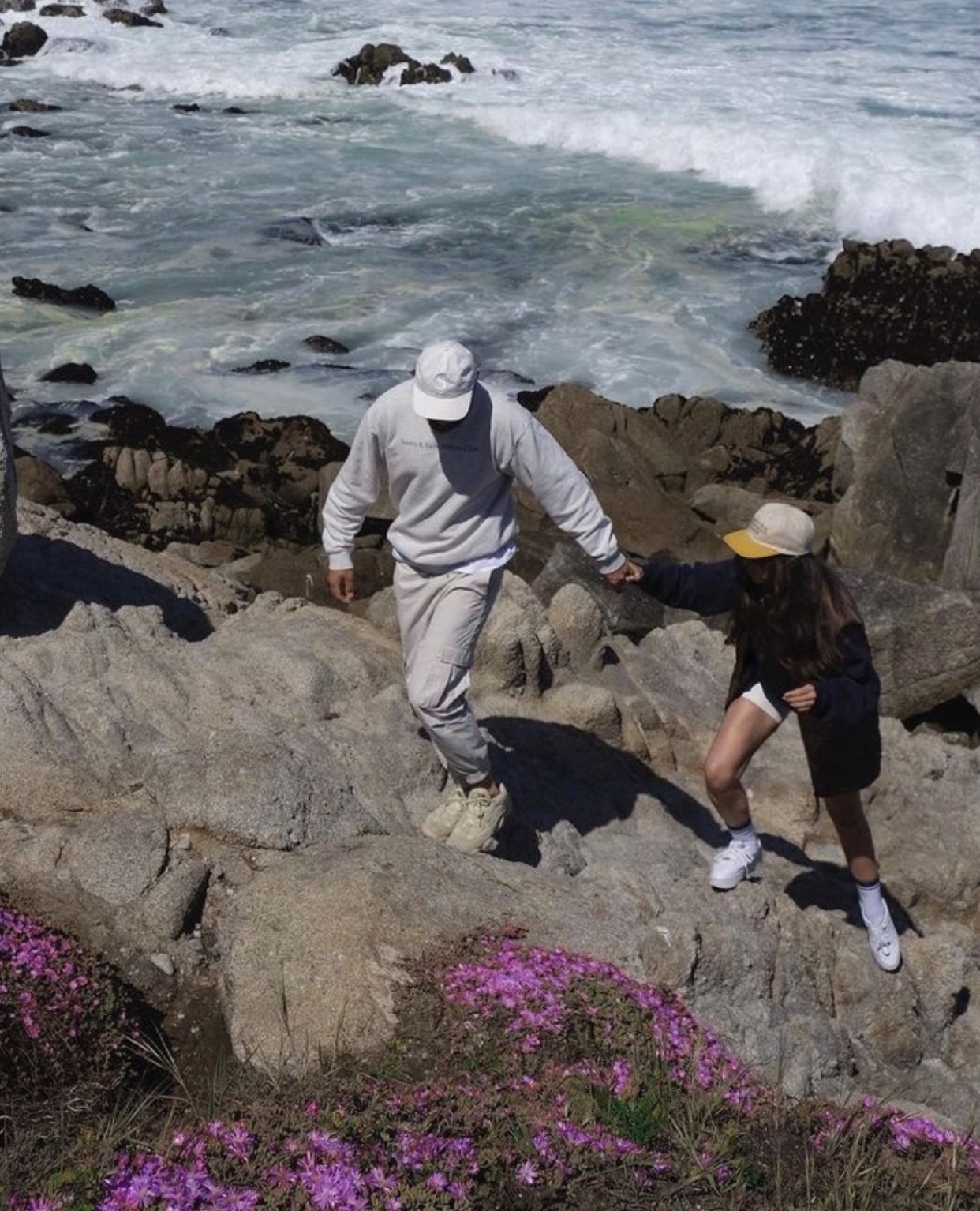 SỰ CHUNG THUỶ TAN THÀNH MÂY KHÓI