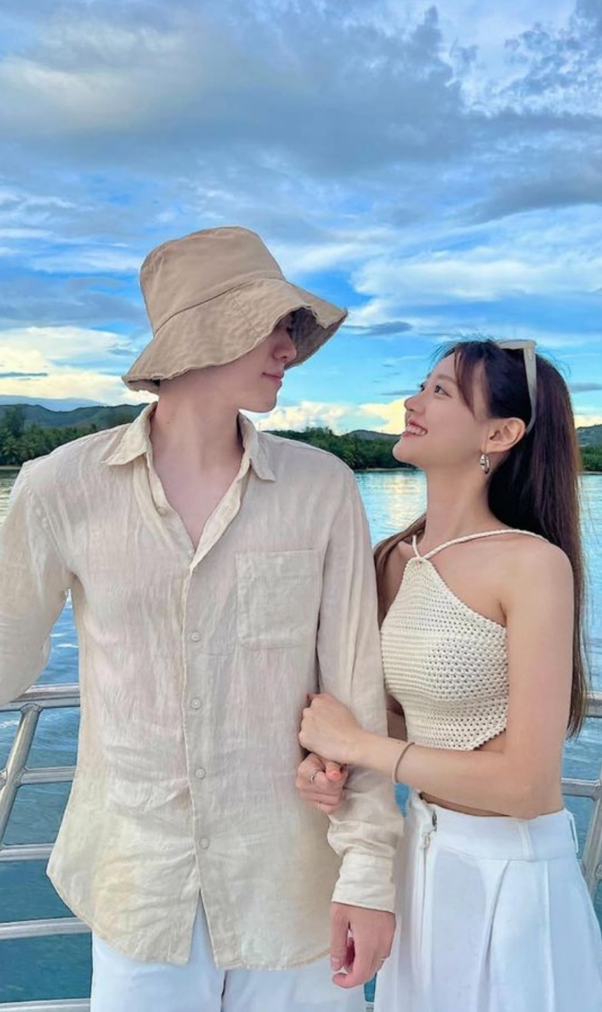 MƯỜI LẦN GẶP NHAU MƯỜI LẦN RUNG ĐỘNG