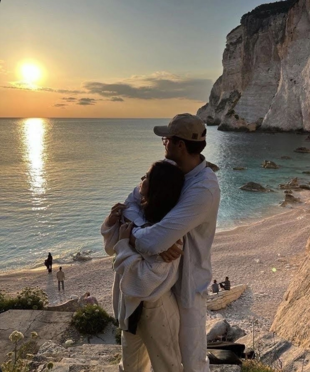 CHỒNG CÓ BẠN THÂN KHÁC GIỚI