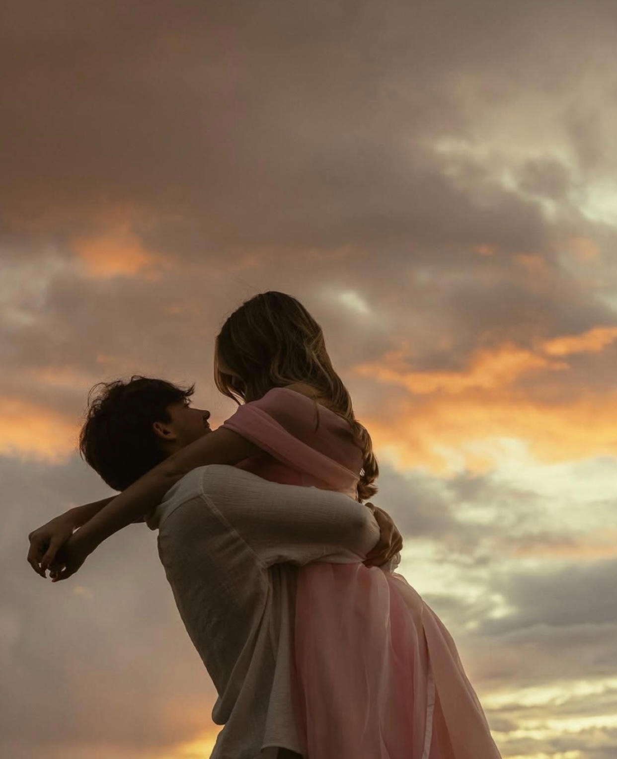 NHẪN ĐÍNH HÔN CỦA ANH KHÔNG DÀNH CHO TÔI