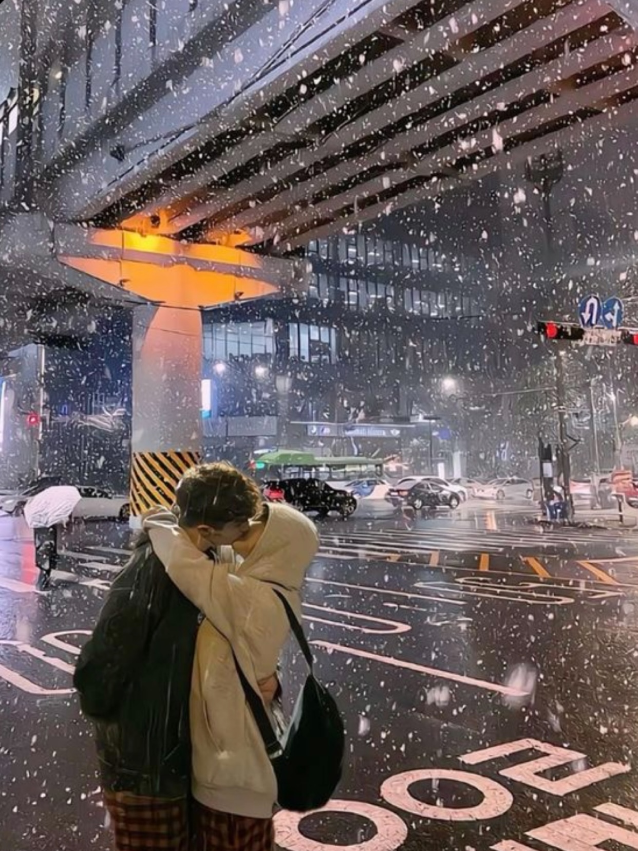 ĐUỔI CHỒNG VÀ TIỂU TAM RA KHỎI NHÀ