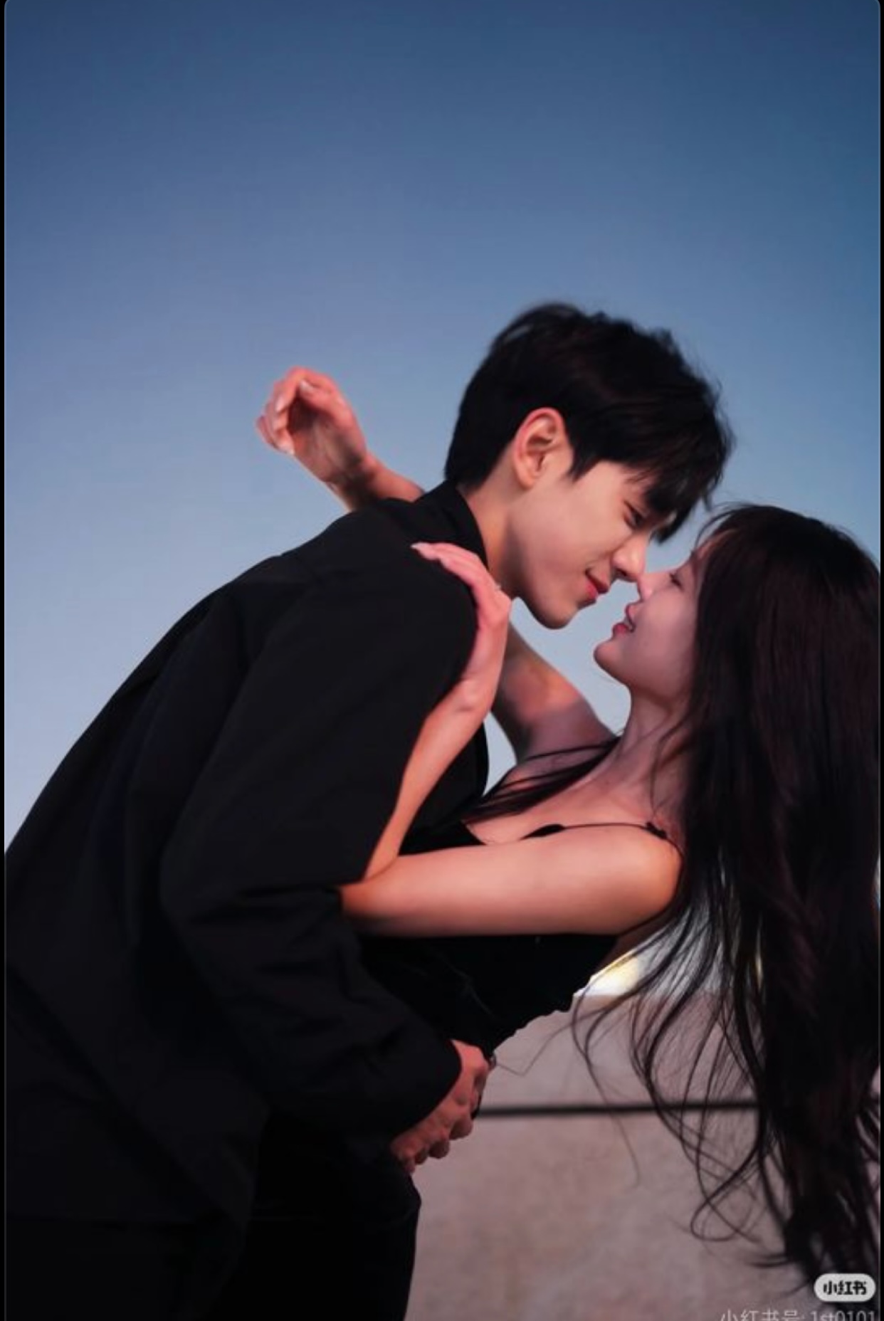 HẸN HÒ VỚI THẦY GIÁO