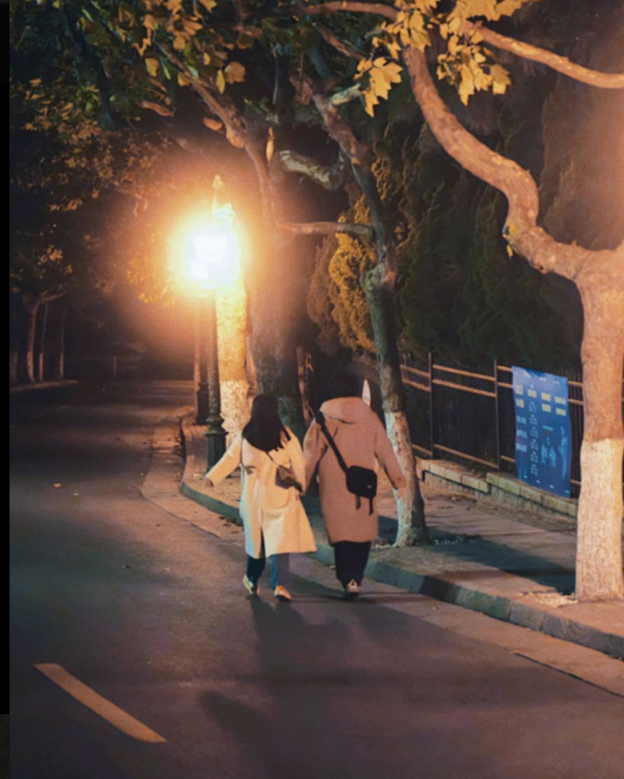 BẦU TRỜI RỰC SÁNG FULL