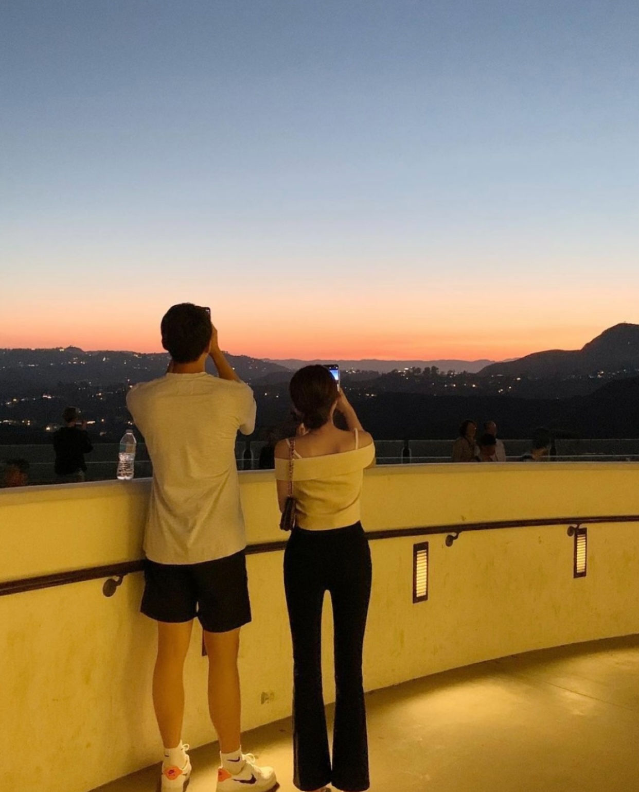 TÁM NĂM LỪA DỐI