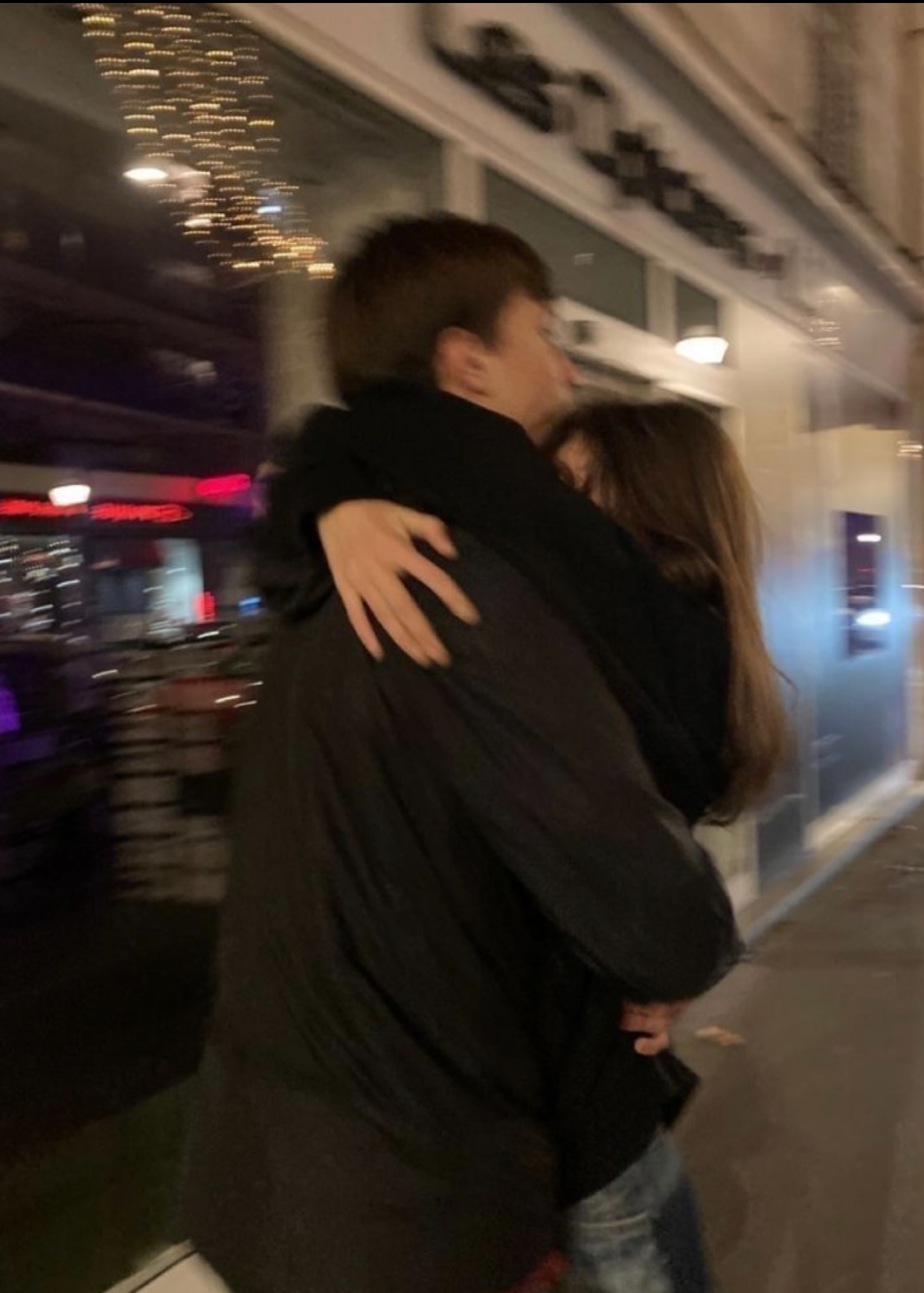 THEO CHỒNG NHẬP NGŨ