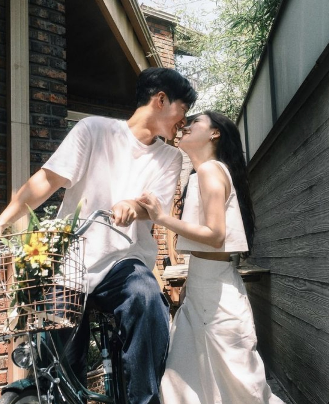 LUÔN YÊU CHIỀU EM