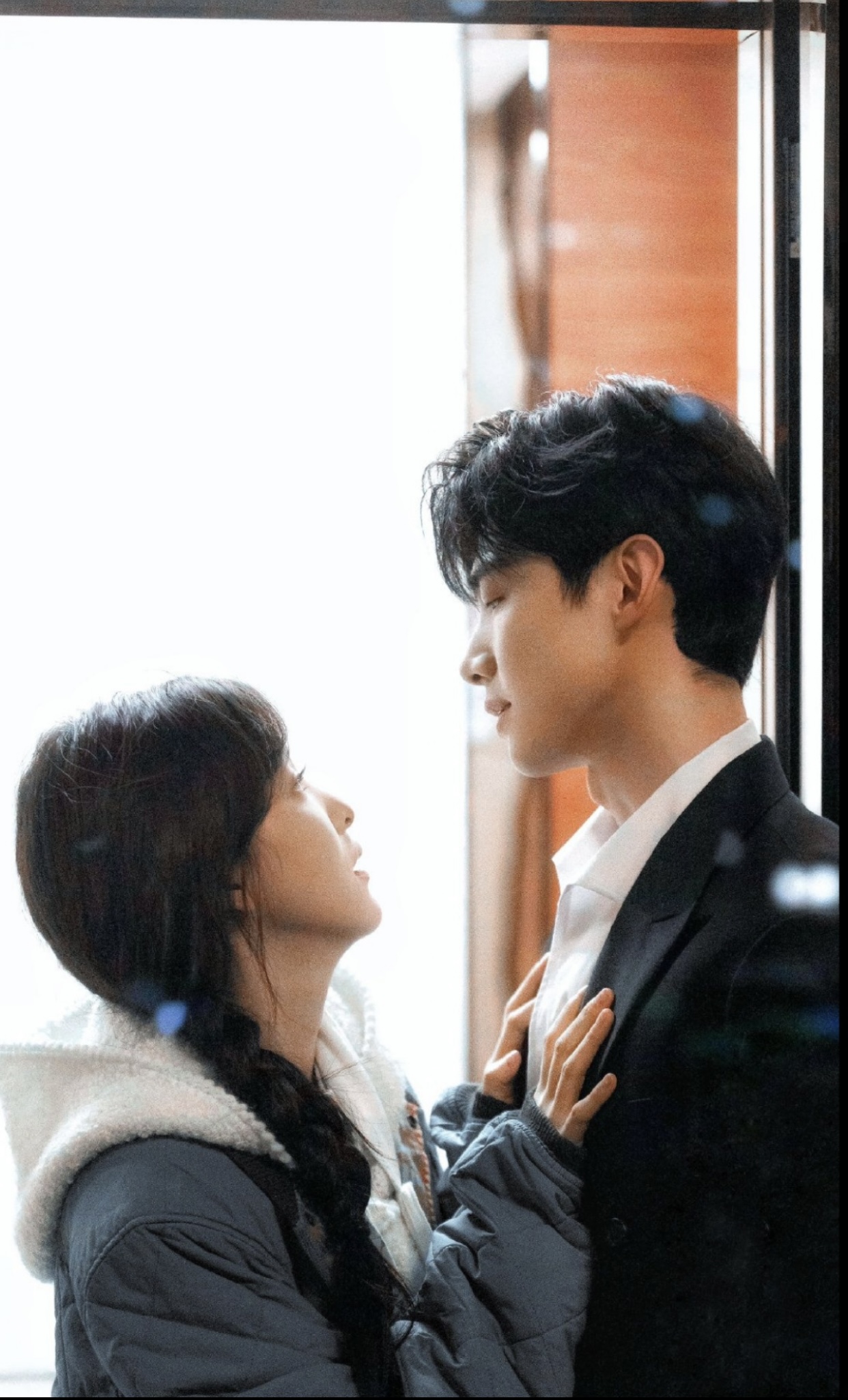 ĐI THANG MÁY GẶP TRAI ĐẸP