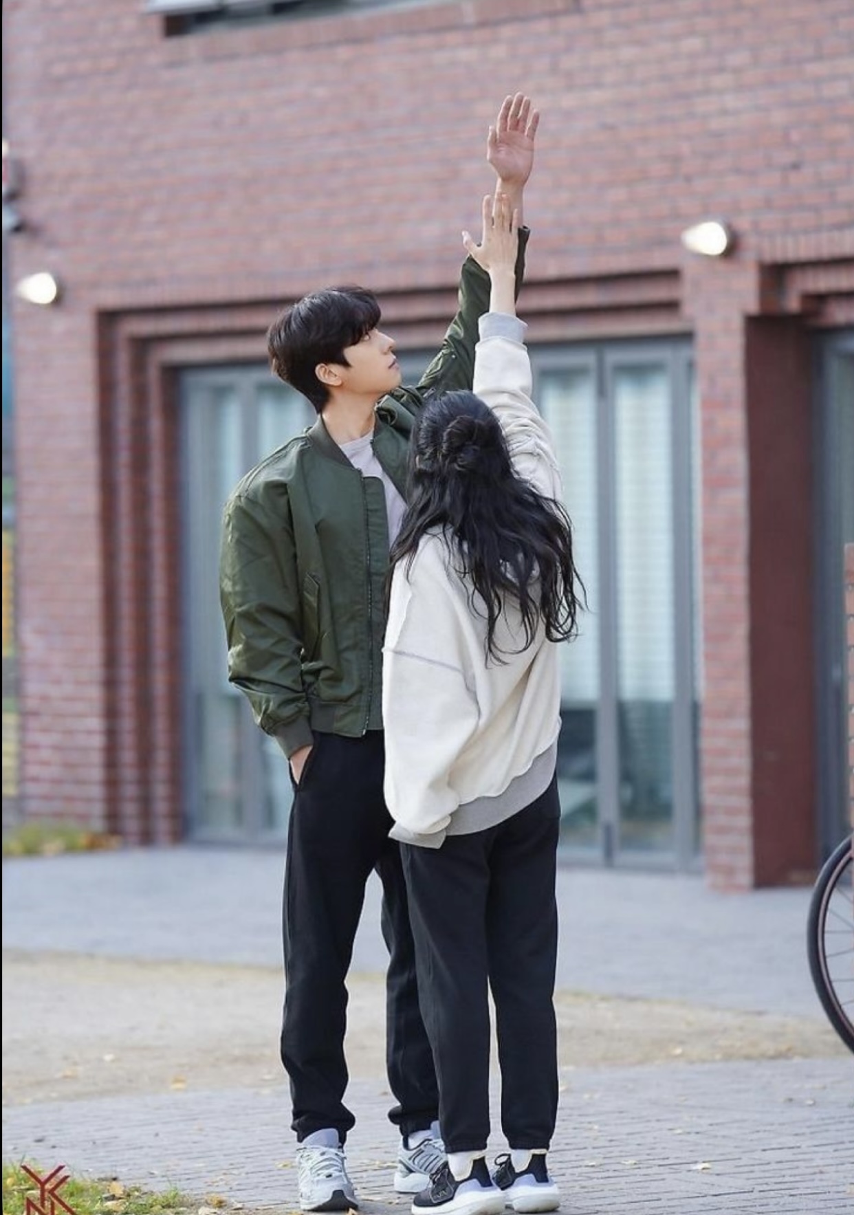 TÌNH YÊU RẠN NỨT