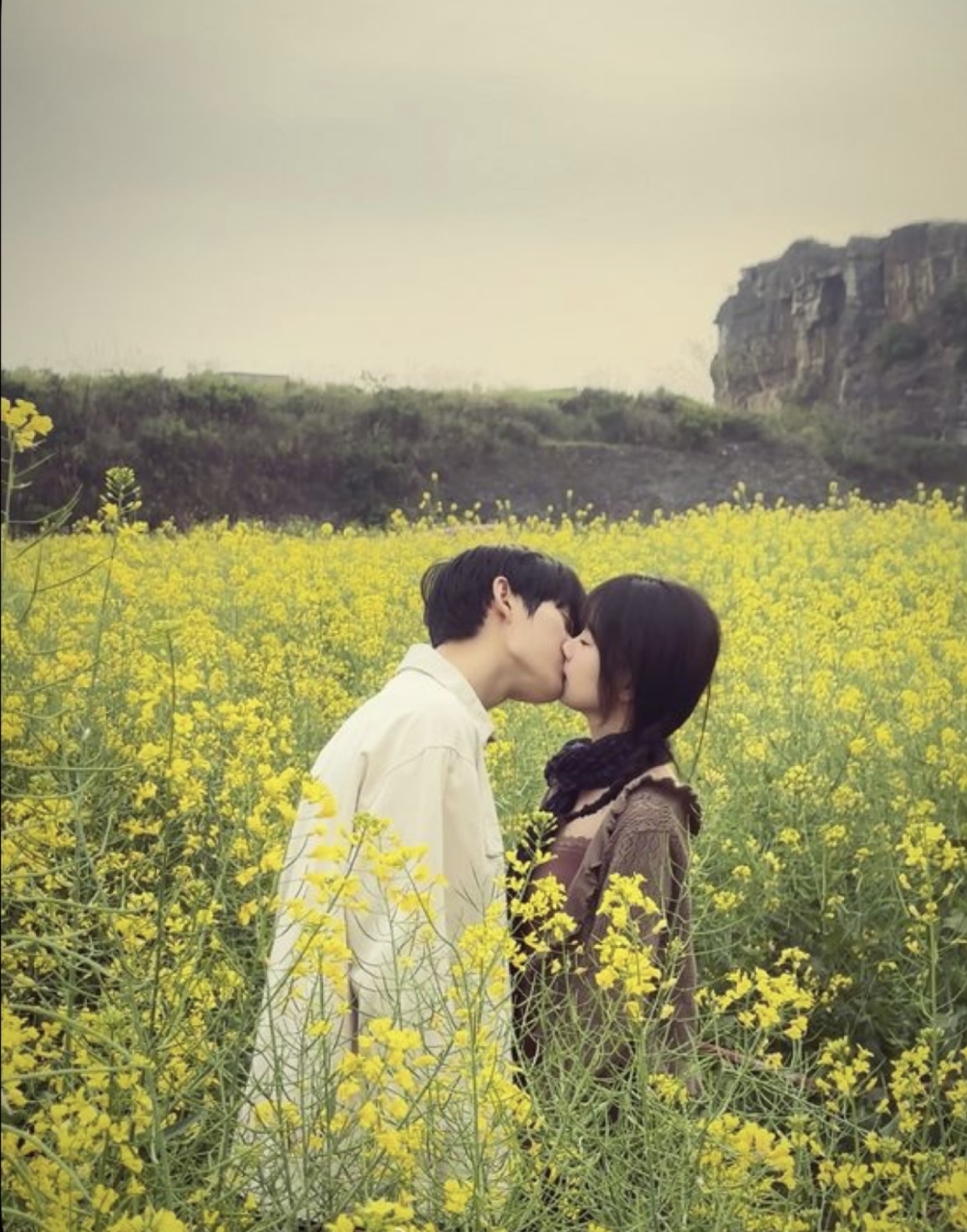 THAY CHỊ GÁI GẢ CHO NHÀ HỌ THẨM