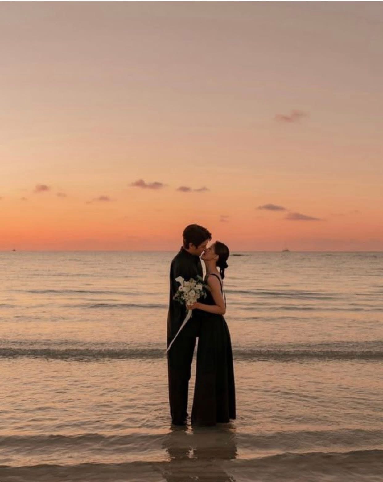 BA NĂM BÊN NHAU KHÔNG BẰNG NỬA TIN NHẮN NYC