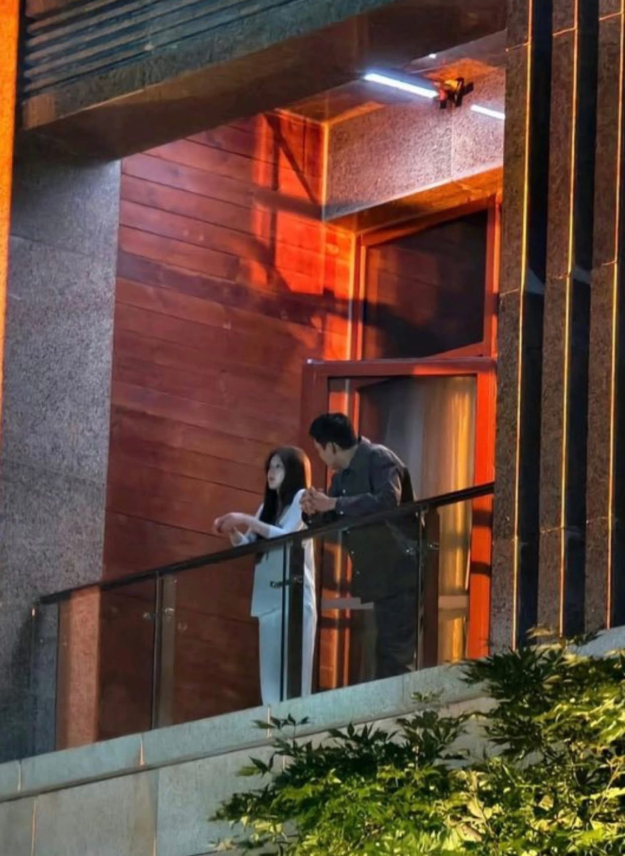 PHẢN DIỆN ĐIÊN CUỒNG