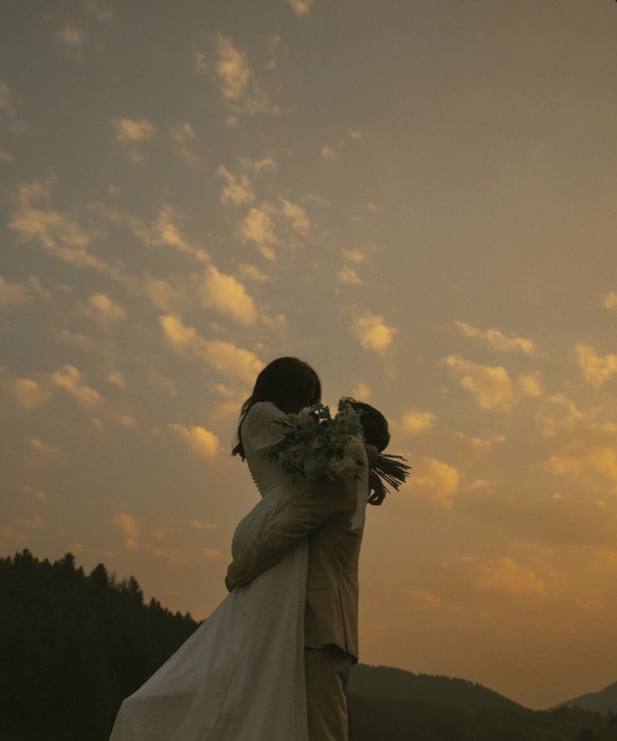 TÌNH CẢM BA NĂM NHƯ CỎ DẠI