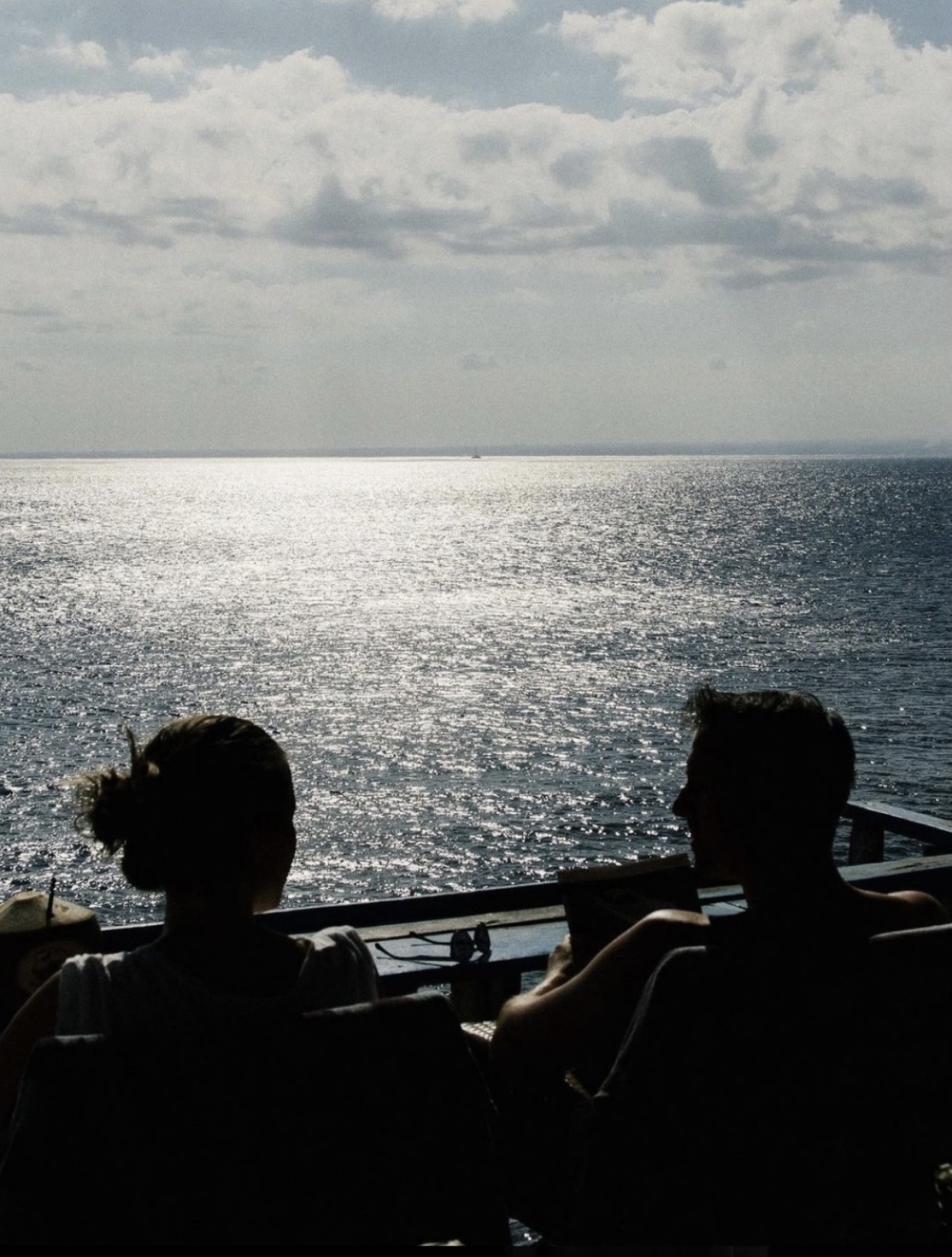 MÂY ĐEN CUỐI TRỜI