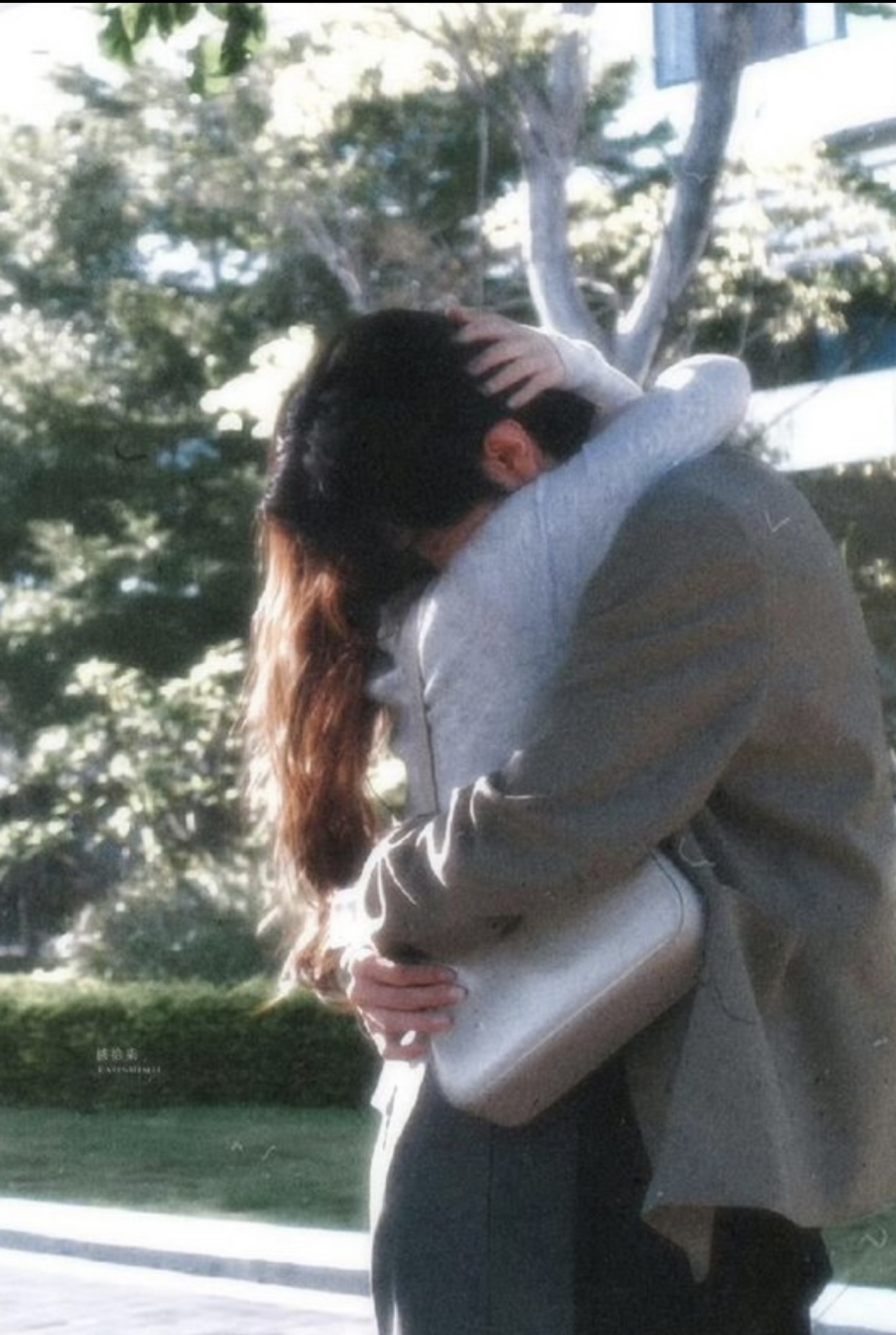 CHỒNG BỎ RƠI TÔI VÌ NỮ TRỢ LÝ