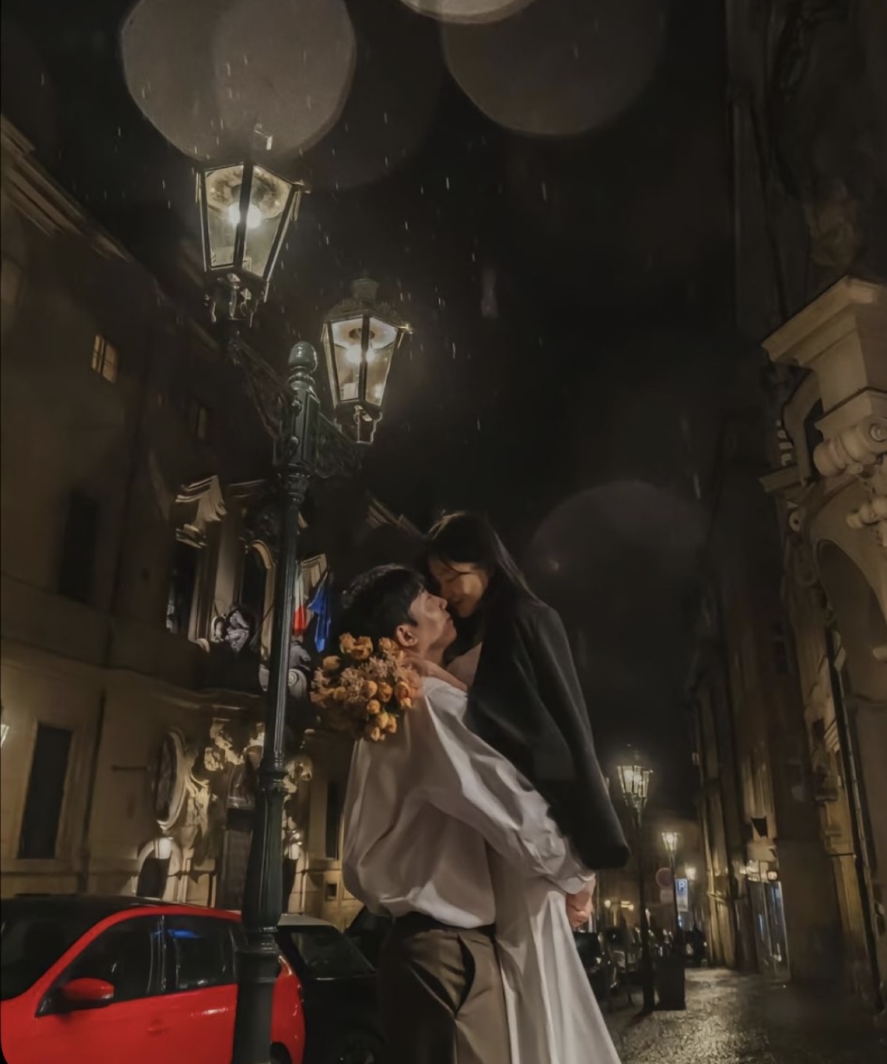 BẠN TRAI NGOẠI TÌNH VỚI BẠN THÂN