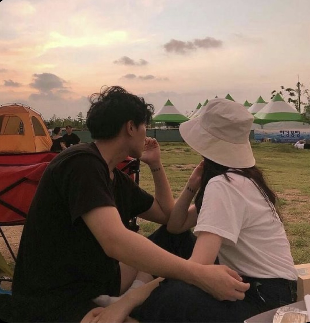 ĐỐT TẤT CẢ HỒI ỨC