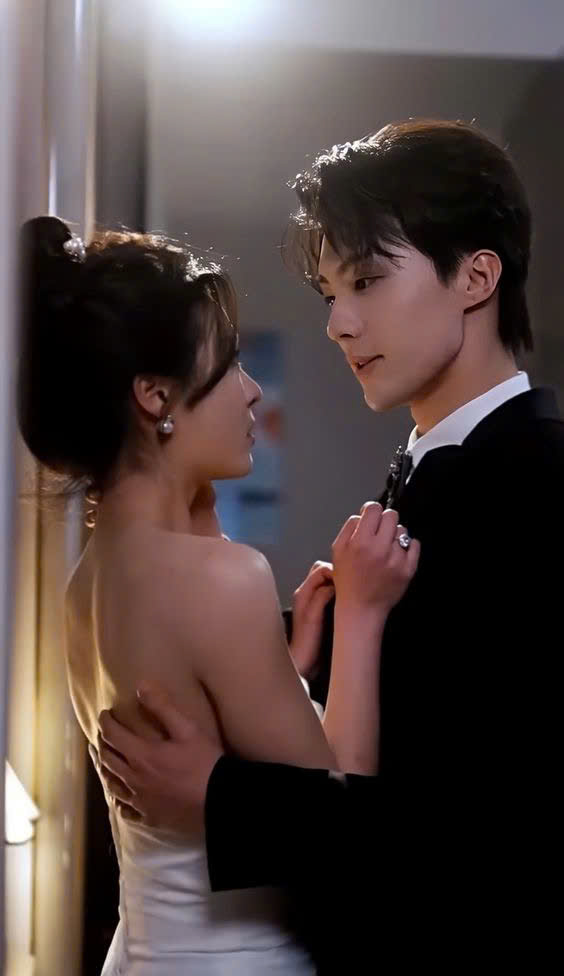 Cô Giáo Giang Và Nam Thần Khoa Thần Kinh