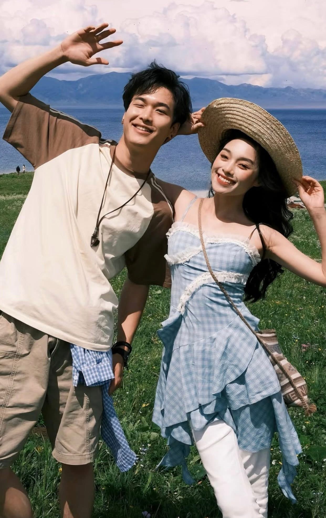 TÌNH YÊU NỞ RỘ