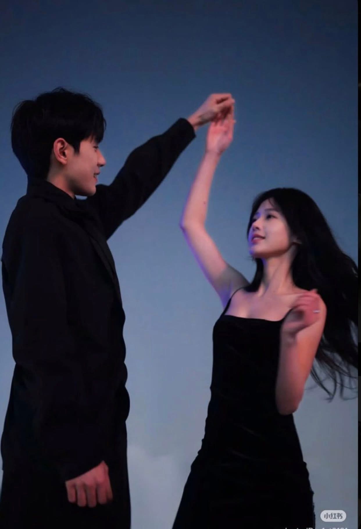 TÌNH YÊU LẶP LẠI