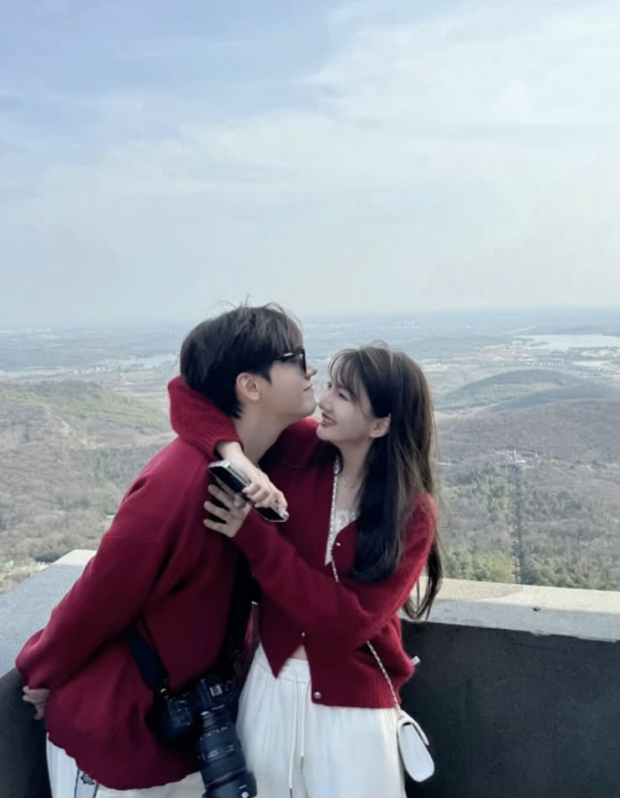 VỊ HÔN PHU BAO NUÔI MỘT CÔ SINH VIÊN